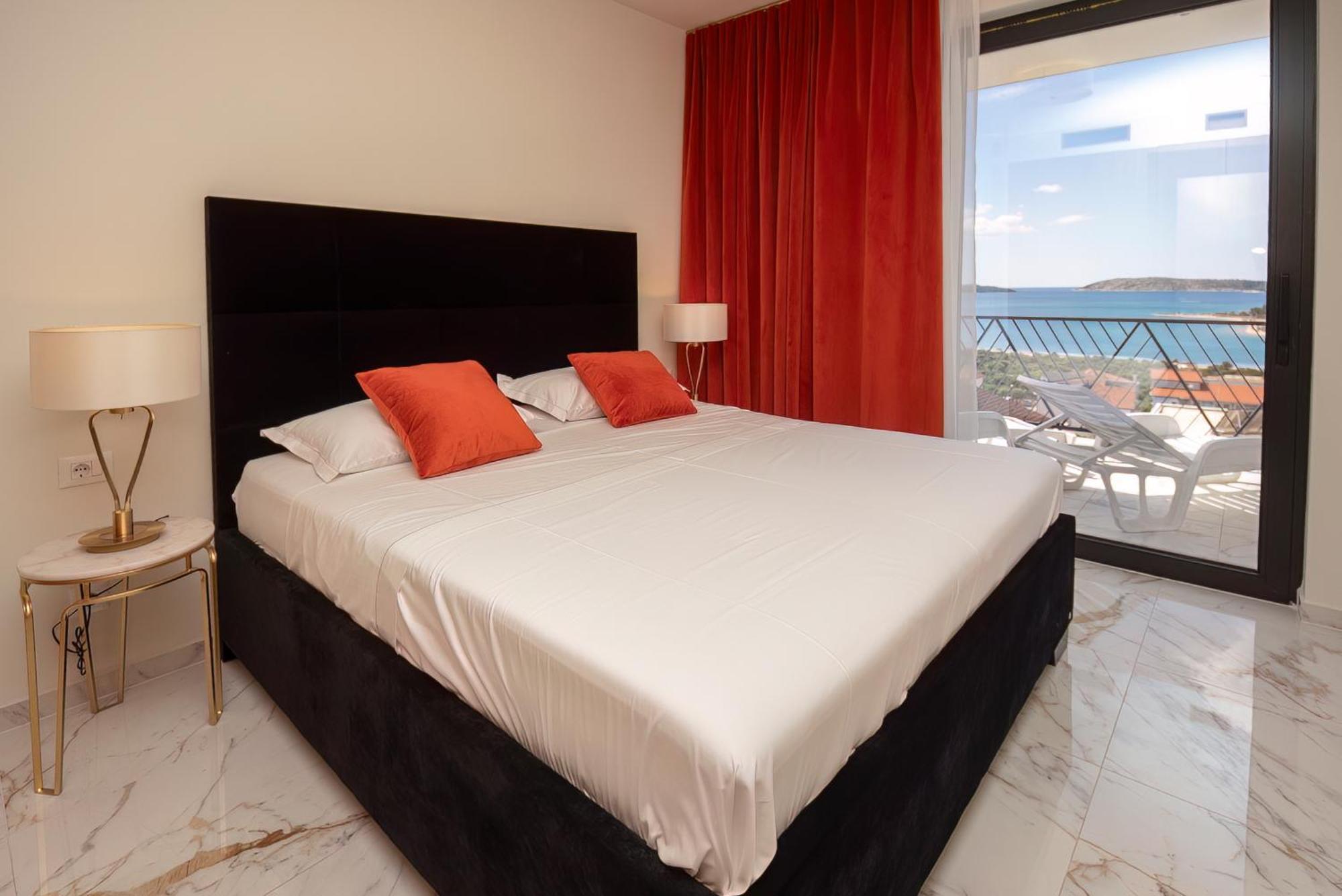 Mediterana Art Deco Resort (Adults Only) 希贝尼克 外观 照片