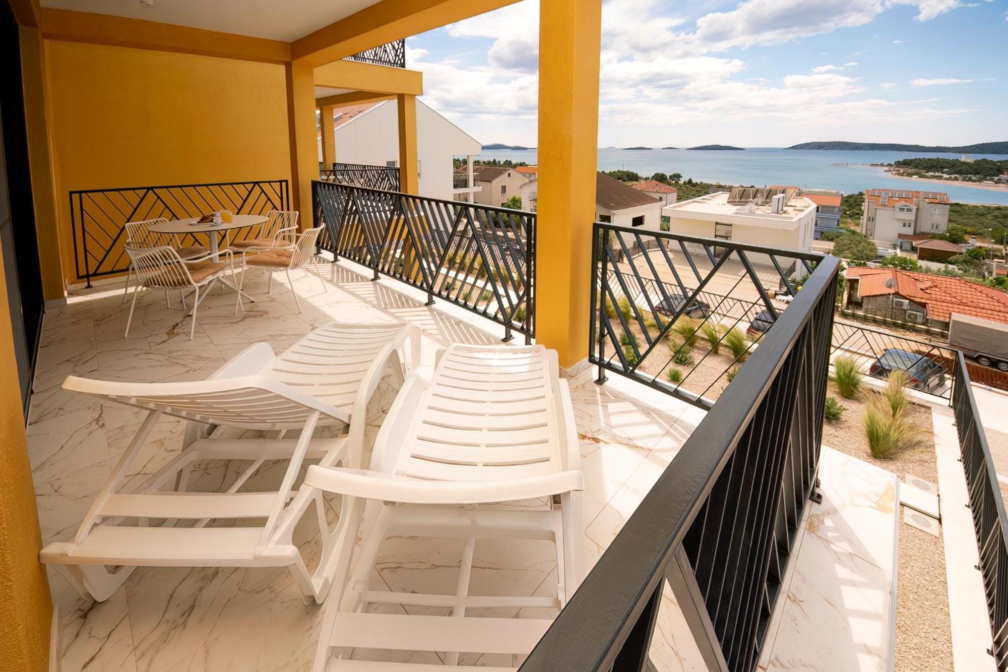 Mediterana Art Deco Resort (Adults Only) 希贝尼克 外观 照片