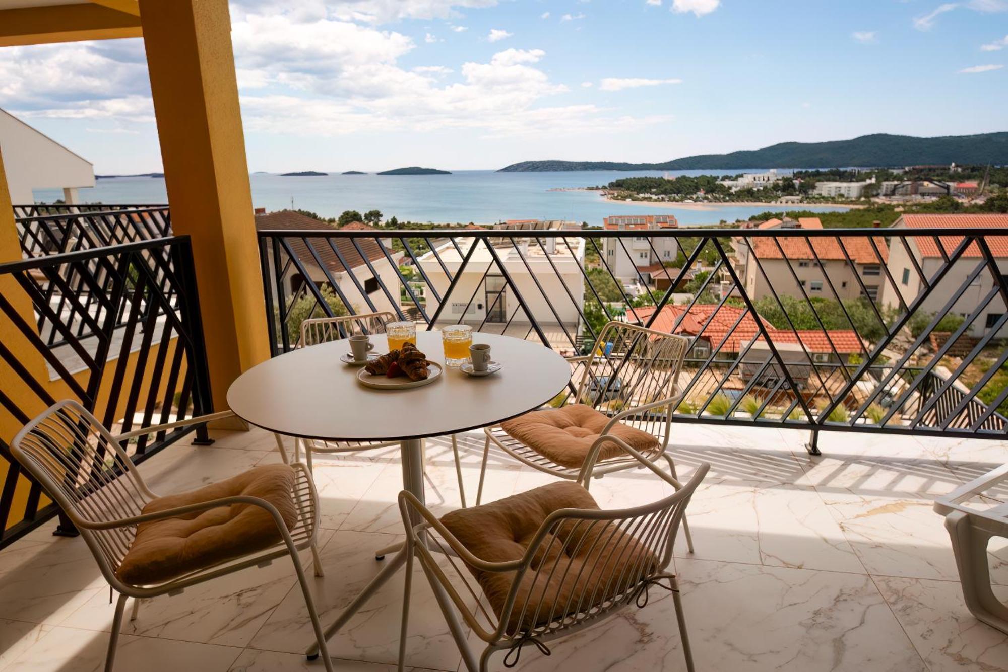 Mediterana Art Deco Resort (Adults Only) 希贝尼克 外观 照片