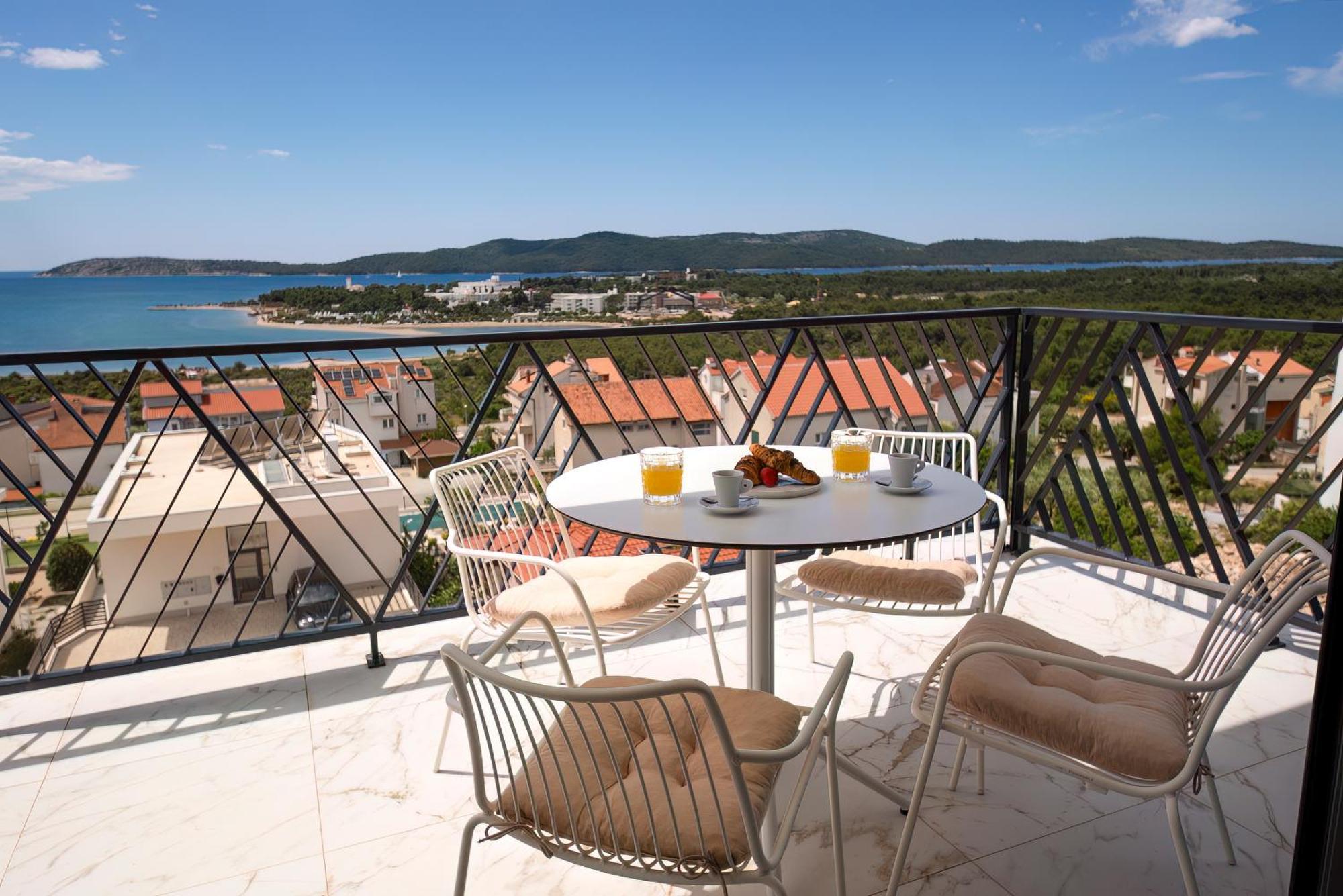 Mediterana Art Deco Resort (Adults Only) 希贝尼克 外观 照片