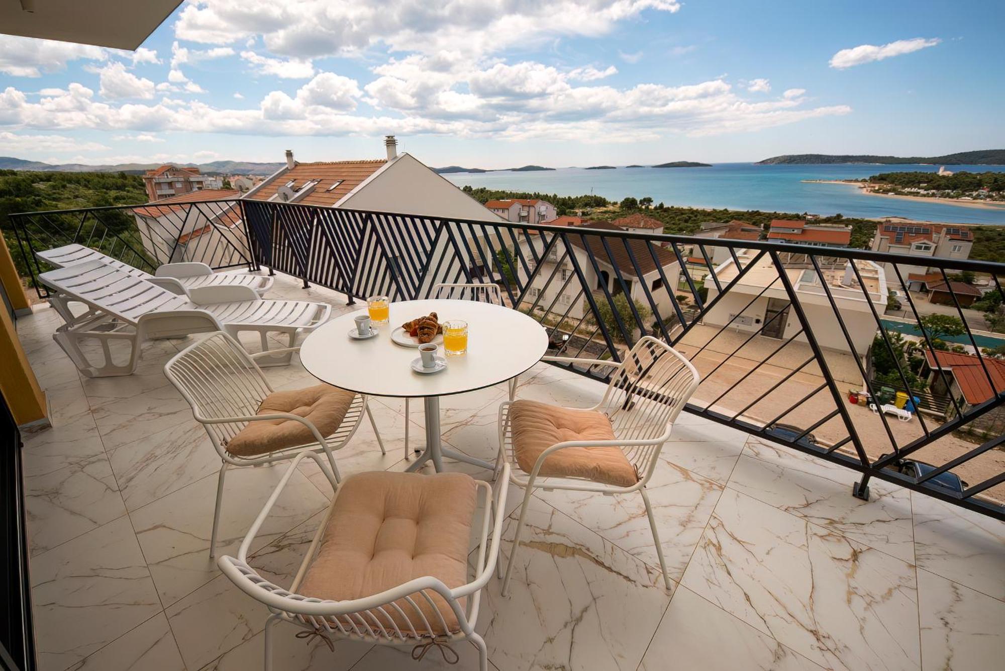 Mediterana Art Deco Resort (Adults Only) 希贝尼克 外观 照片